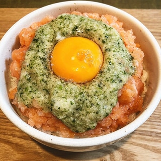 青のり香るサーモンとろろ丼